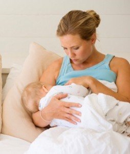 Що робити якщо у новонародженого запор? Методи лікування. Як робити масаж?