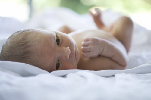 Як вилікувати врослий ніготь у новонародженої дитини?