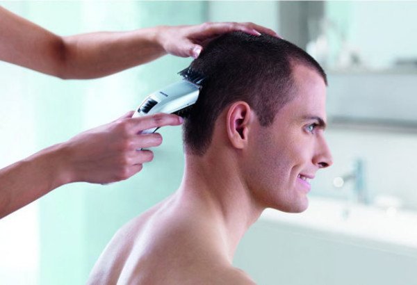 Як навчитися правильно стригти волосся машинкою