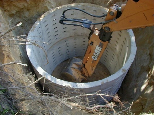 Як побудувати вигрібну яму з бетонних кілець