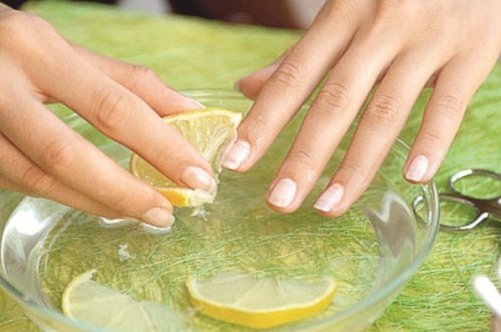 Як правильно робити ванночки із сіллю для нігтів?