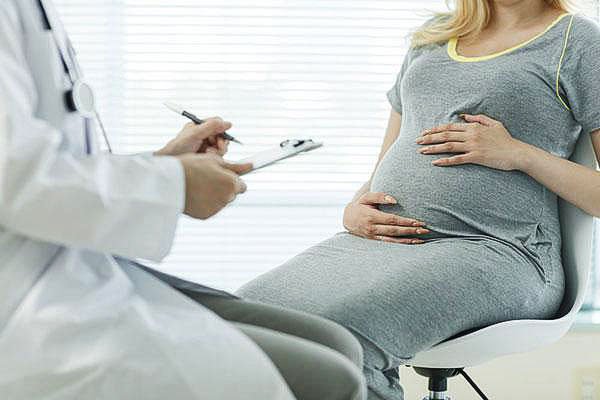 Що робити з кривавим гемороєм під час вагітності?