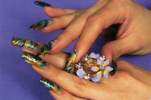 Дизайн нігтів акваріум — особливості створення манікюру