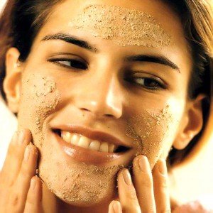 Скраб для нормальної шкіри обличчя і змішаної   очищающий, домашній (відгуки)