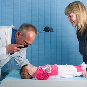Зондування слізного каналу   як робиться процедура у дітей до року? Відгуки батьків про процесі.