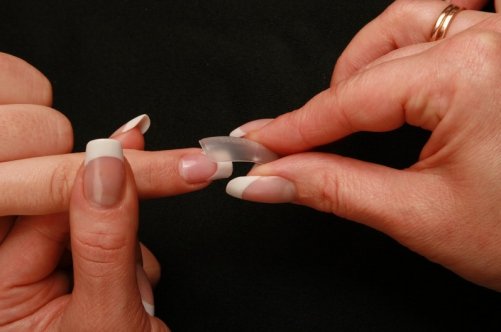 Техніка нарощування нігтів на типсах: секрети професіоналів