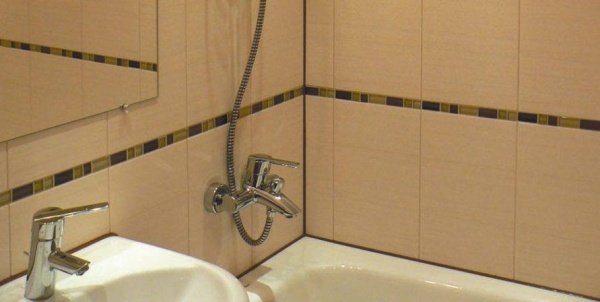Чим закрити стик між ванною і плиткою