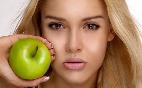 Майстер клас з макіяжу та правила юності