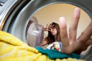 Неприємний запах з пральної машини: причини і шляхи позбавлення від запаху