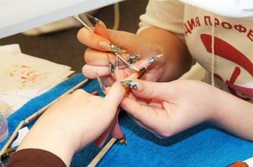 Як наростити нігті: поради бувалих
