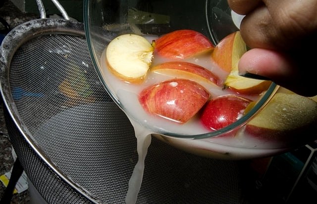 Яблучний оцет для обличчя | Маски з яблучним оцтом