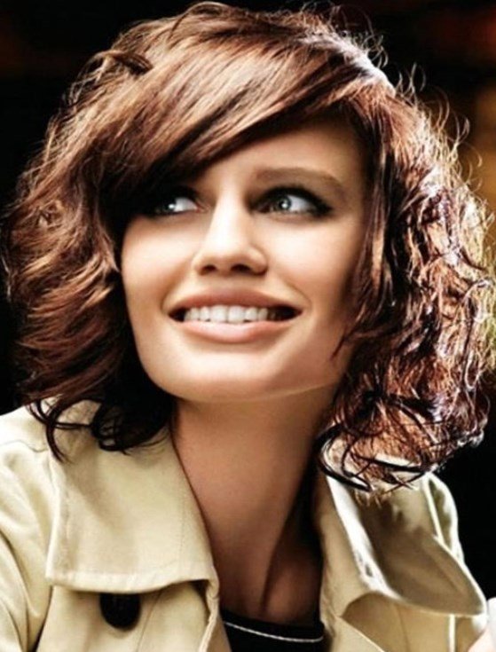 Голлівудські локони на коротке волосся Голлівудські локони на коротке волосся