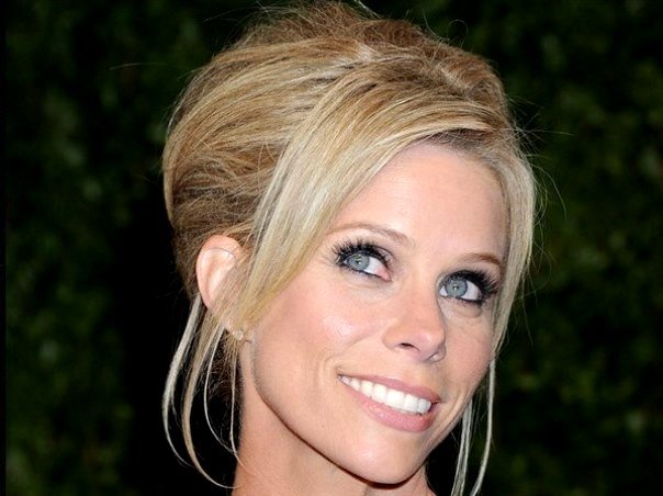 Зачіски з довгою чубчиком | Зачіски з довгою чубчиком фото