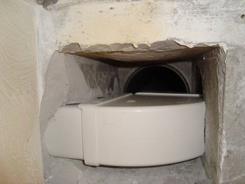 Як зробити вентиляцію в ванній і туалеті