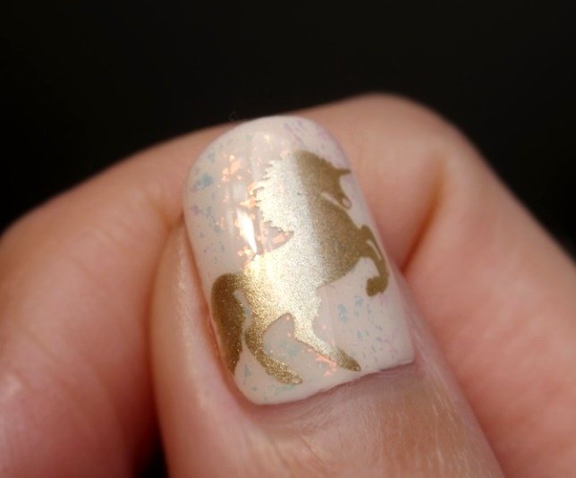 Фольга для нігтів | Дизайн нігтів з фольгою