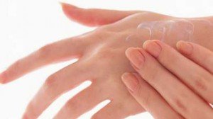 Свербіння між пальцями рук: причини, лікування та профілактика