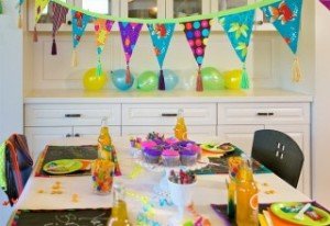 Поради та ідеї, як прикрасити кімнату і святковий стіл на день народження дитини