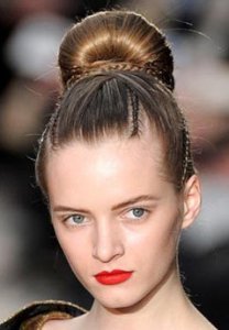 Зачіски з пучками Зачіски з пучками