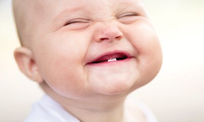 Пронос при прорізуванні зубів у дітей: скільки днів тримається, чим лікувати?