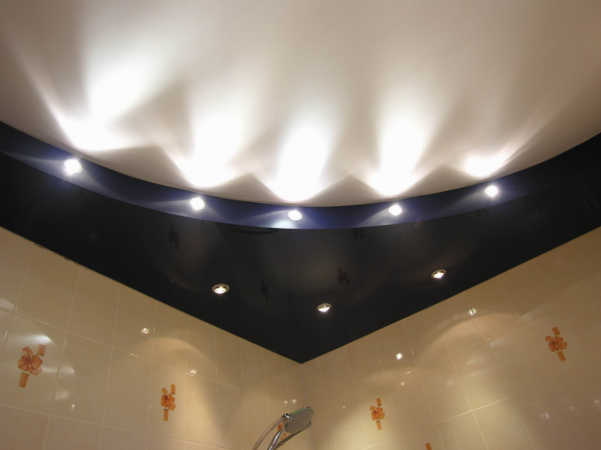 Дизайн натяжної стелі для ванної кімнати