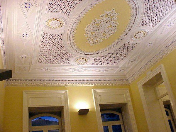 Багаторівневі стелі в інтерєрі квартири