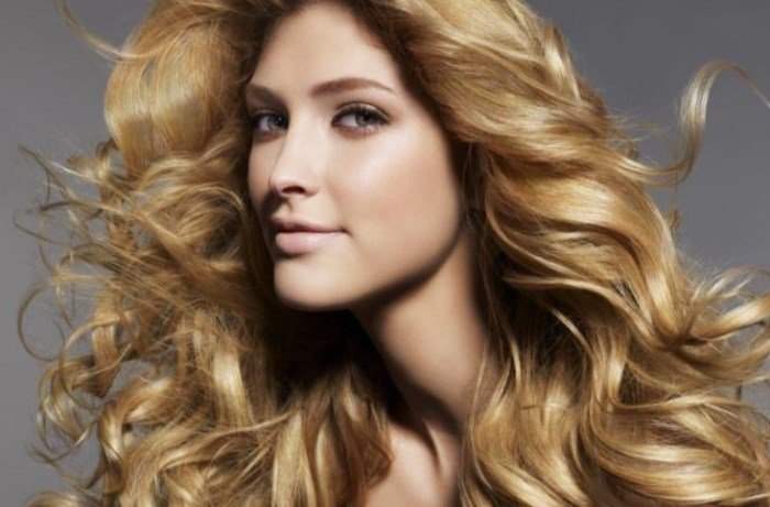 Голлівудські локони на коротке волосся Голлівудські локони на коротке волосся