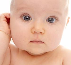 Гнійний отит у дитини: перші симптоми і комплексне лікування.