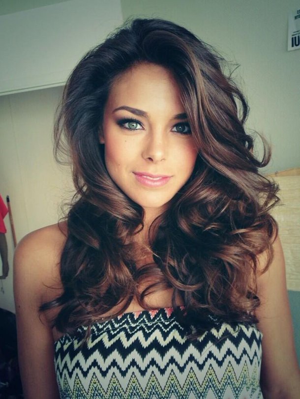 Стрижки на кучеряве волосся | Стрижки на середні кучеряве волосся Стрижки на кучеряве волосся | Стрижки на середні кучеряве волосся