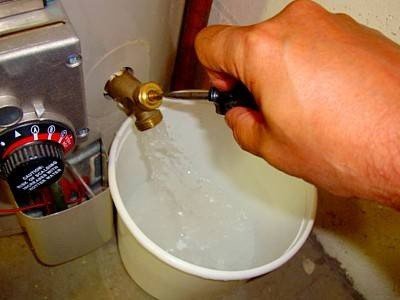 Як злити воду з водонагрівача: інструкції та поради, технологія процесу