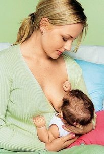 Гикавка у новонароджених: причини появи та методи її усунення
