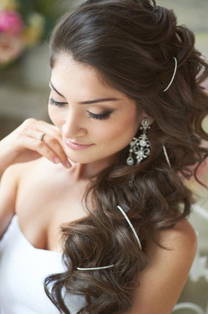 Зачіска нареченої на довге волосся