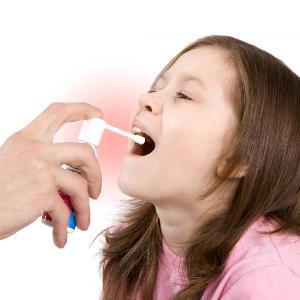 Люголь спрей для дітей   зі скількох років можна використати препарат, а також інструкція по застосуванню. Відгуки батьків про ліки.
