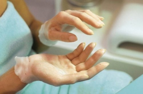 Парафінотерапія для рук: для чого вона потрібна?