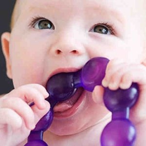 Мазі і гелі для ясен при прорізуванні зубів у дітей. Огляд кращих засобів для малюка.