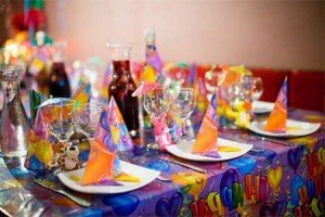 Поради та ідеї, як прикрасити кімнату і святковий стіл на день народження дитини