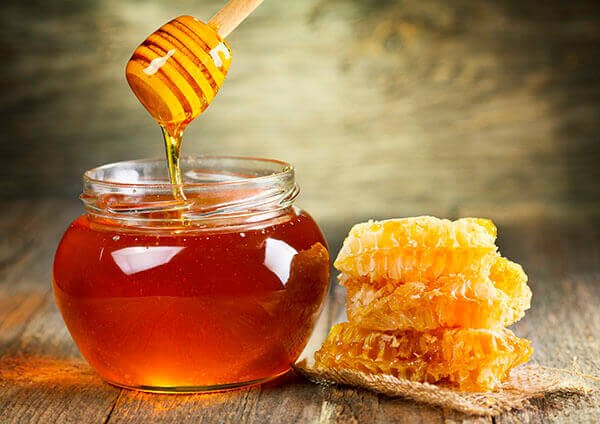 Чи можна лікувати геморой за допомогою меду