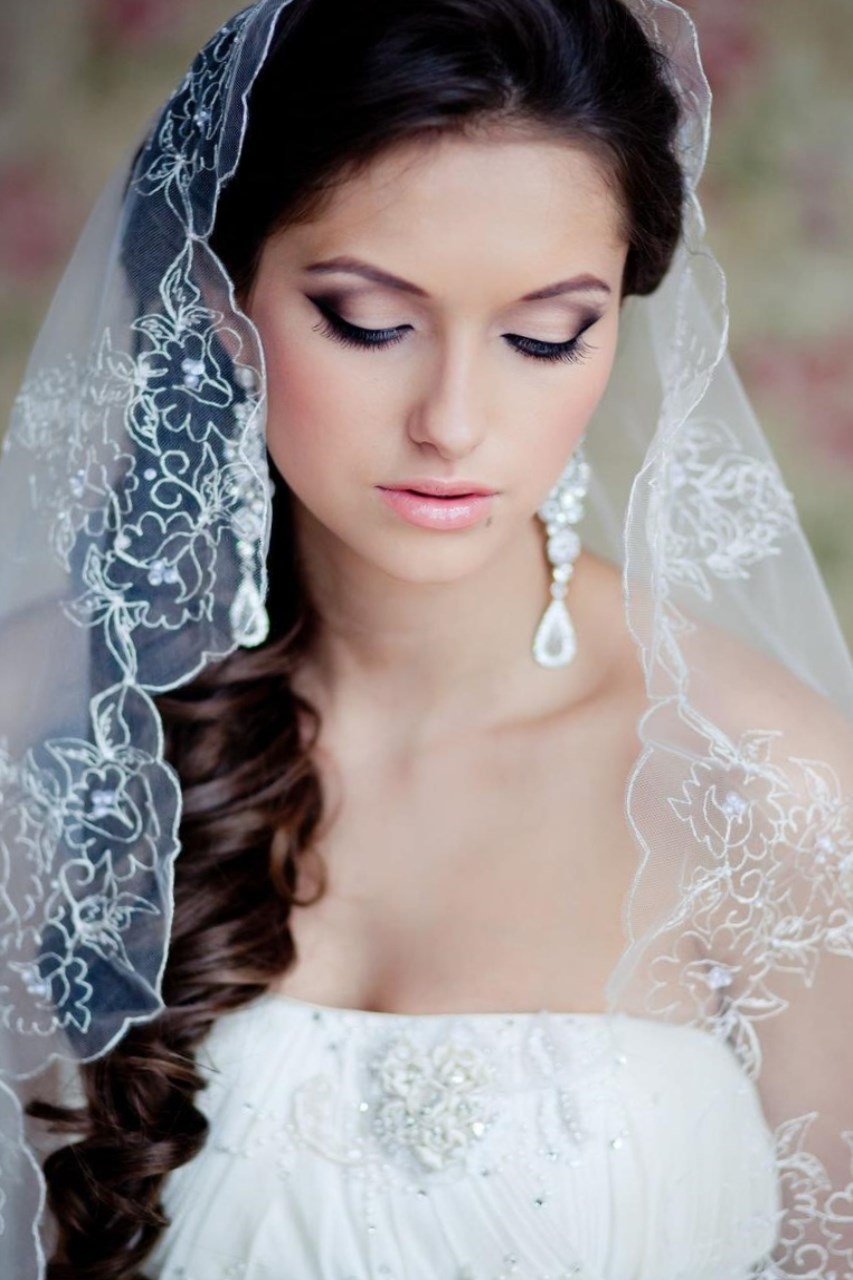 Зачіски з фатою на середні волосся Зачіски з фатою на середні волосся