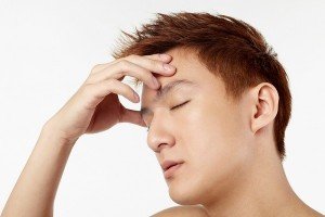 Головний біль в ділянці лоба та очей: причини