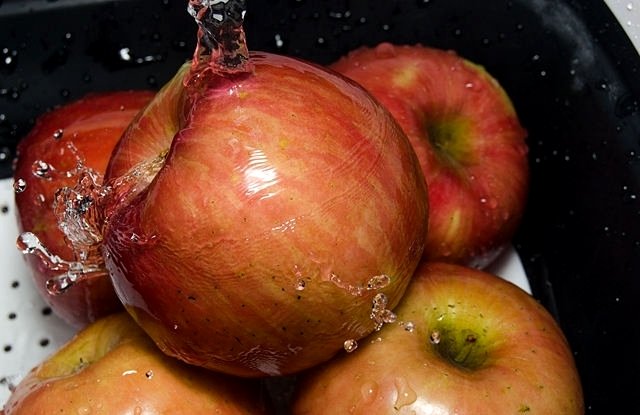 Яблучний оцет для обличчя | Маски з яблучним оцтом