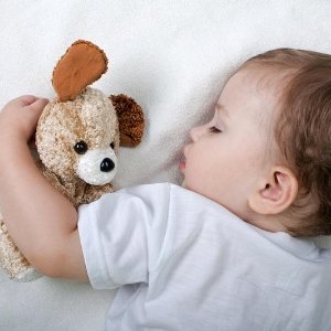 Пітніє голова у немовляти   якщо недуга зявився під час годування або сну? Як боротися з пітливістю на думку лікарів?