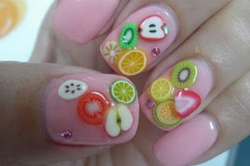 Дизайн нігтів з фруктами