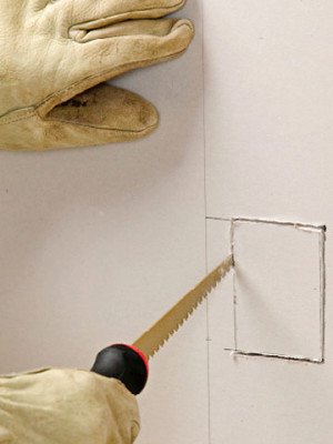 Як встановити розетку у гіпсокартон або деревяну стіну: проект, перенесення, монтаж