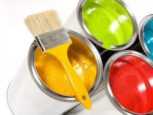 Як вибрати фарбу по дереву для зовнішніх і внутрішніх робіт
