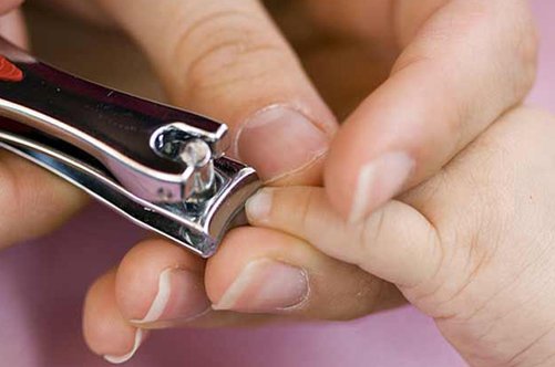 Коли можна стригти нігті: вибираємо підходящий час