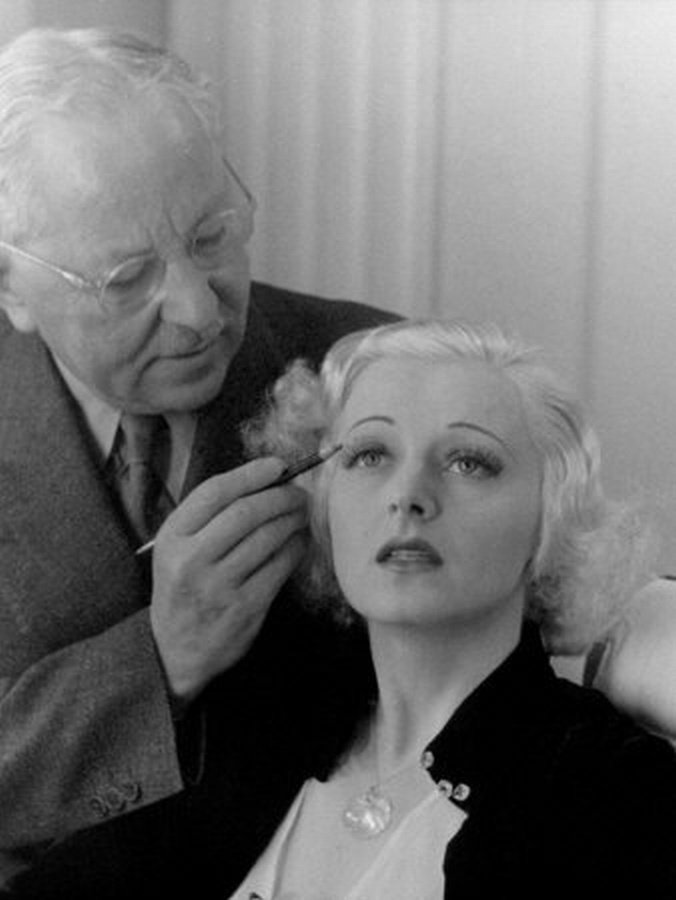 Нарощування вій   види процедури; її плюси і мінуси; відновлення після нарощування