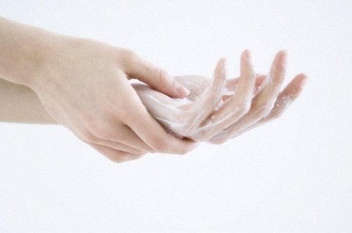 Як правильно і ефективно лікувати грибок нігтів на руках?