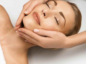 Класичний масаж обличчя: опис, видеообучение, показання, протипоказання, картинки, ціна