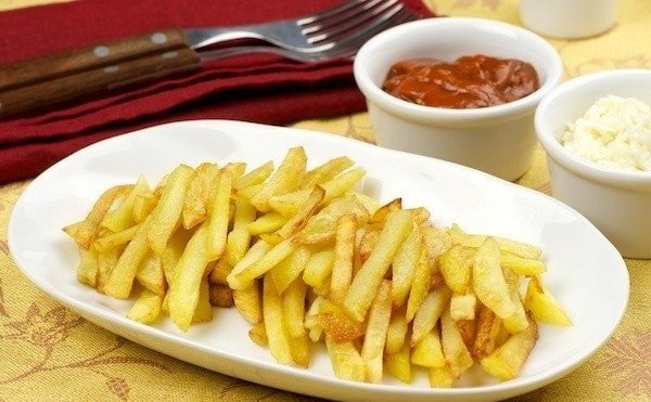 Як посмажити картоплю на сковороді смачно і з скоринкою?