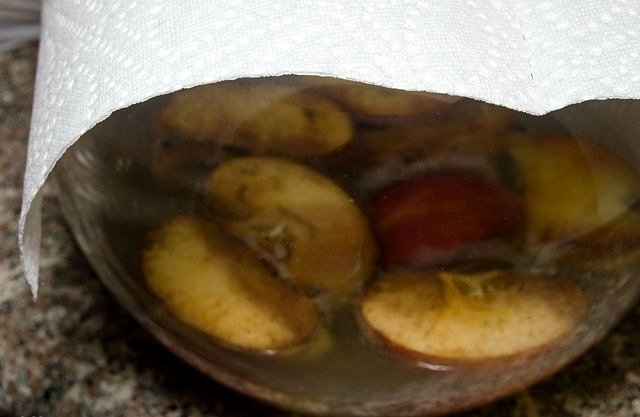 Яблучний оцет для обличчя | Маски з яблучним оцтом