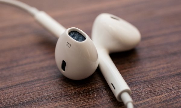 Нова розробка Apple – гарнітура з вбудованим акселерометром для інтенсивного придушення шуму